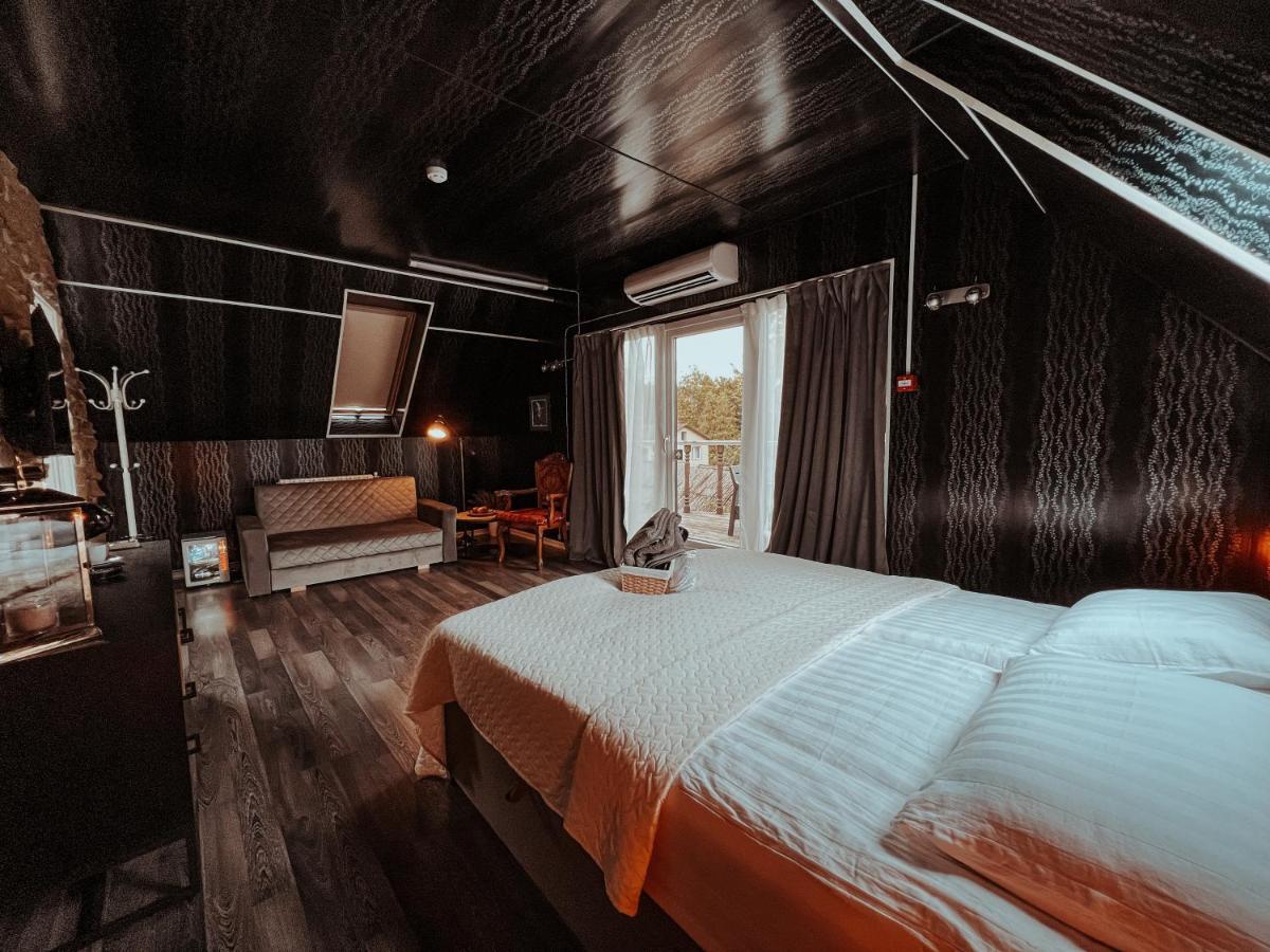 Near The With Hot Tub And Sauna Torva